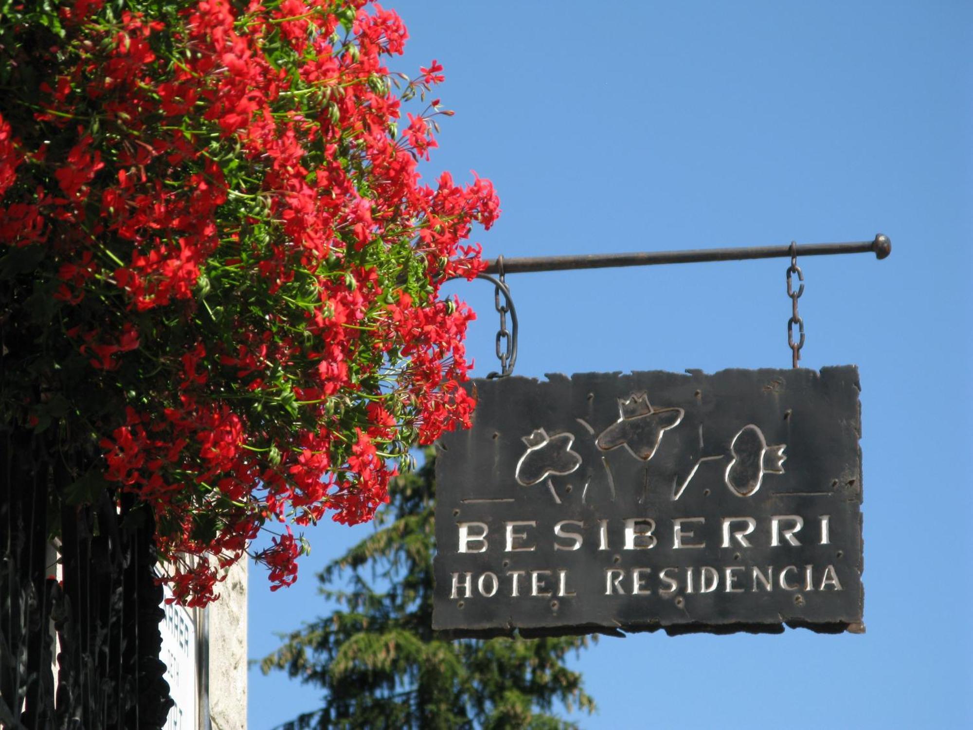 Besiberri Hotel Arties Exterior foto